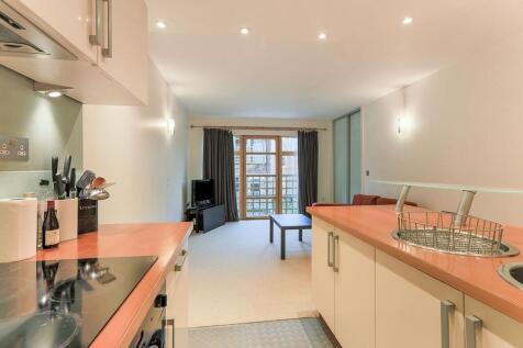 Kitchen / Living Roo