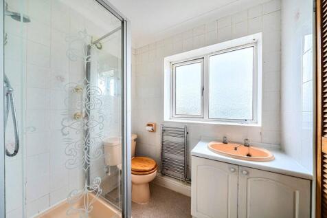 Ensuite To Bedroom 1