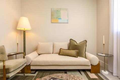 Show Flat Living Rm