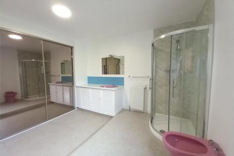 Bed 4 En Suite
