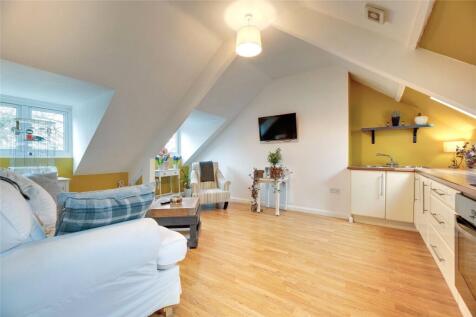 Lounge/Kitchen