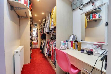 DRESSING AREA