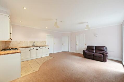 OPEN PLAN LIVING &amp; KITCHEN SPACE