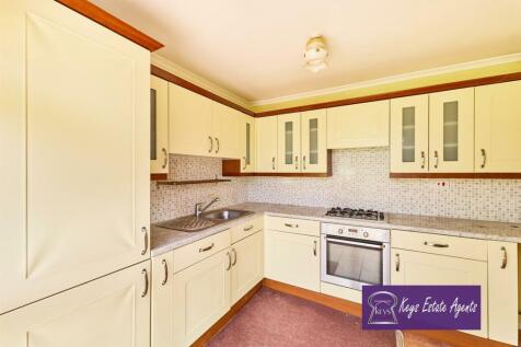 FITTED KITCHEN