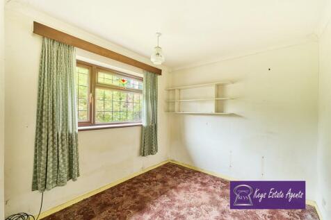 BEDROOM (rear)