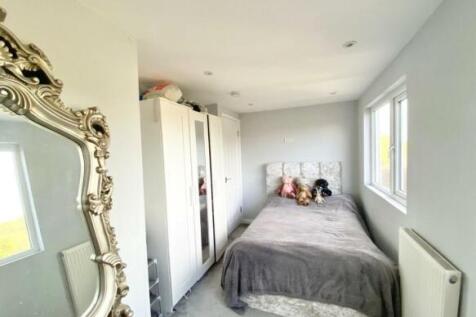 BEDROOM FIVE