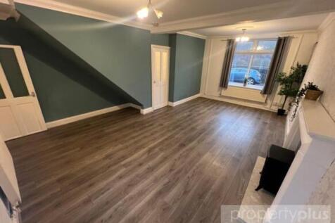 OPEN PLAN LOUNGE &amp; DINING AREA