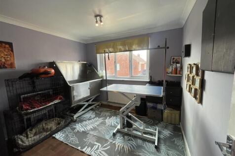 BEDROOM TWO (Rear)