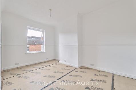 FRONT BEDROOM