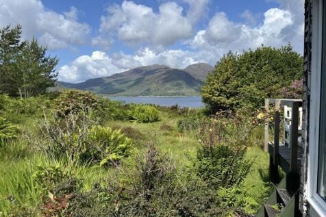 Garden and sea view