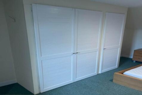 Fitted wardrobes 202