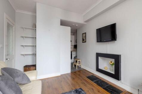58211_CaledonianCres