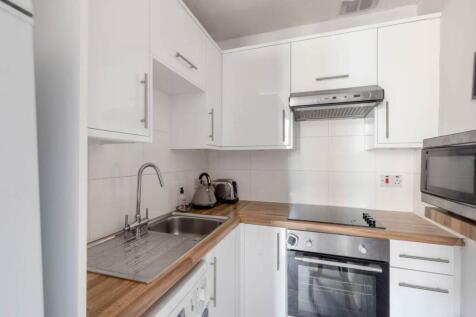 58211_CaledonianCres