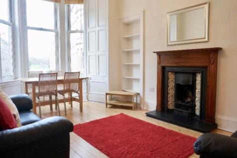 33 Comely lounge
