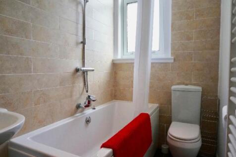 33 Comely bathroom