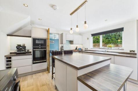 CAM01898G0-PR0504-ST