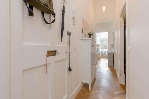 62660_Drummond_Place