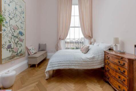 62660_Drummond_Place