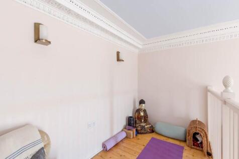 62660_Drummond_Place