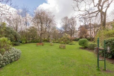 62660_Drummond_Place