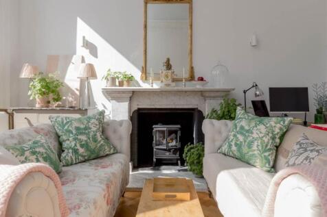 62660_Drummond_Place