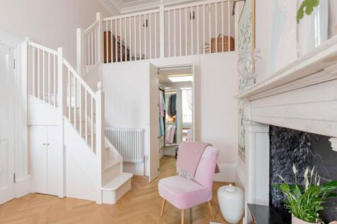 62660_Drummond_Place