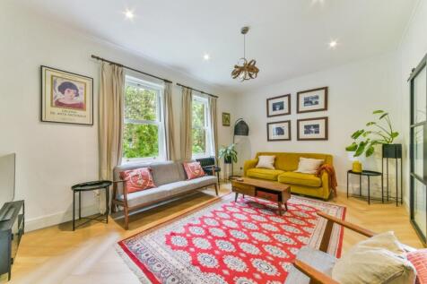 VIVIANNE HOUSE, 2...