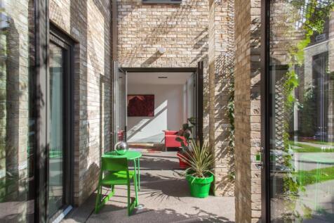 Private courtyard