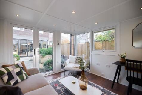 f136ccd6-1003-46-...