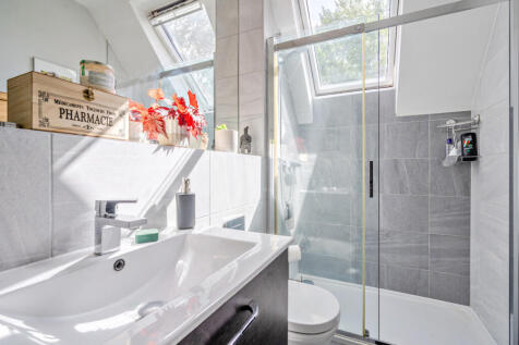 1348924-9-68c2bd3...