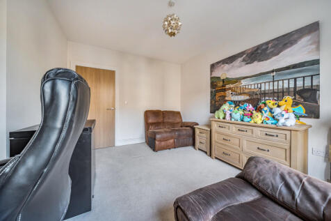 1373950-8-690a169...