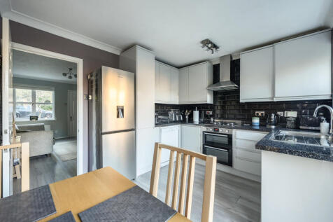 1382685-8-69206de...