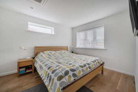 1393281-21-69428b...