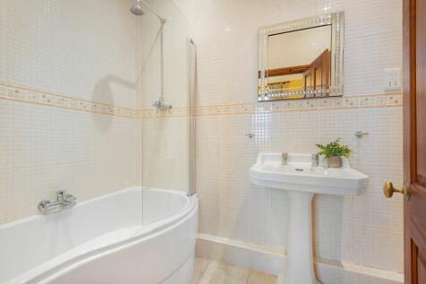 Bedroom One En-suite