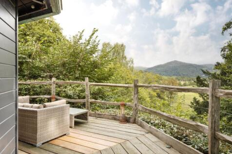 The Juniper House - Balcony and Views
