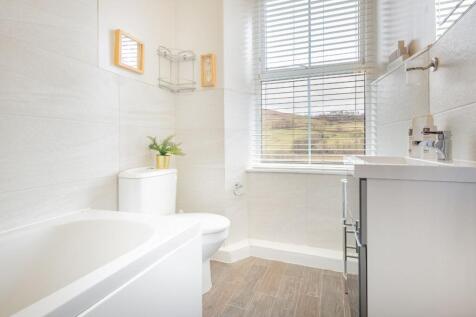 Master bedroom en-suite