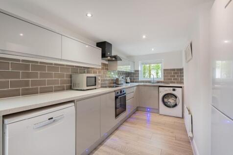 Lower ground floor kitchen