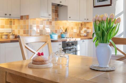 The Cottage - Dining Area