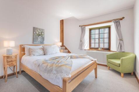 Main House - Bedroom Two