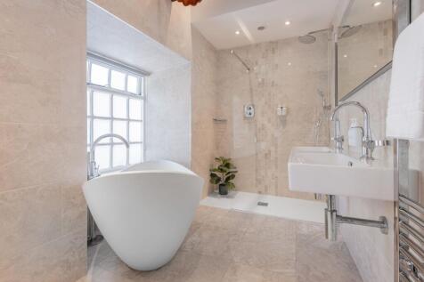 Main House - Bathroom
