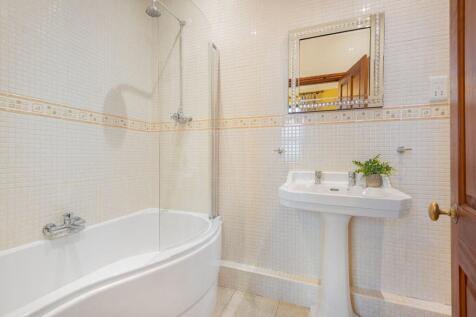 Bedroom One En-suite