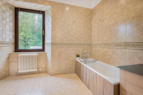 First Floor Bathroom