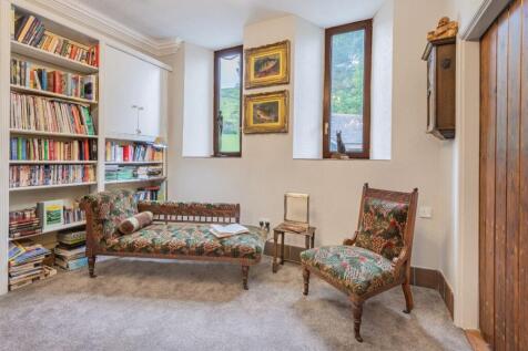 Sitting Room/Library