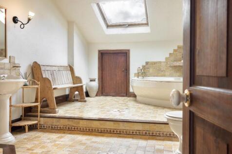 Staveley House Family Bathroom