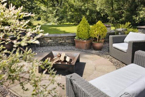 Gardens and seating 