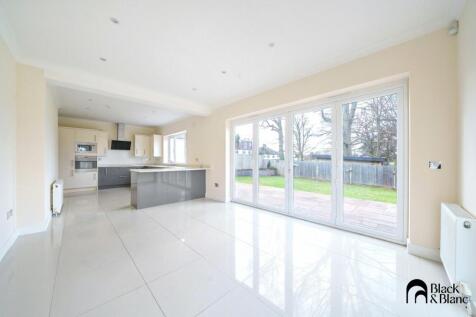 Kitchen/ Dining