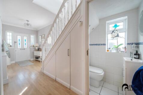 Enterance/ Toliet