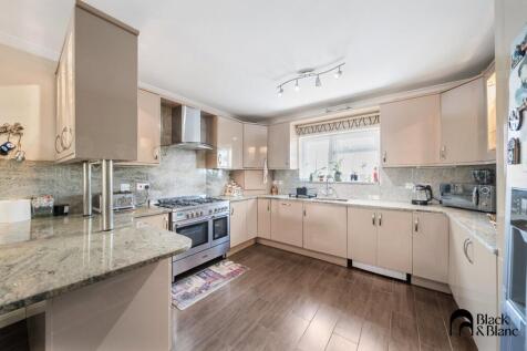 Kitchen/ Living