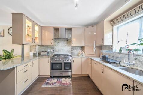 Kitchen/ Living