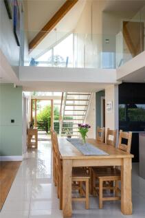 Diner/Entrance Hall